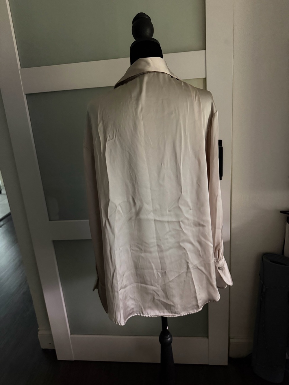 Zara Satin Cream Button-Up Women's Blouse - Picture 2 of 5